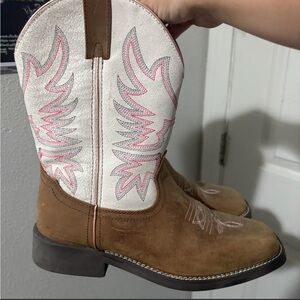 Shyanne Kids Boots in Brown and White with Pink Accents